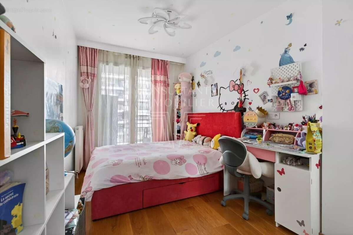Appartement à LEVALLOIS-PERRET