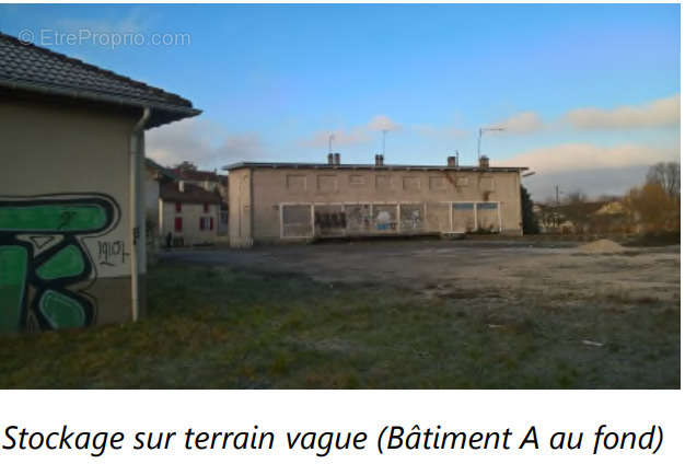 Terrain à NEUFCHATEAU