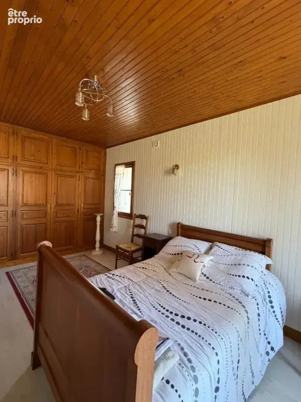 Brie. Maison en pierre de 200 m² sur une parcelle de 3392 m² - photo 9