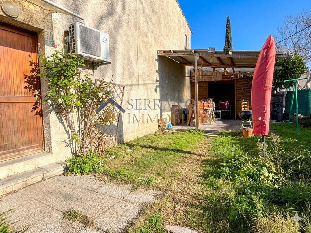 Maison à MAILLANE