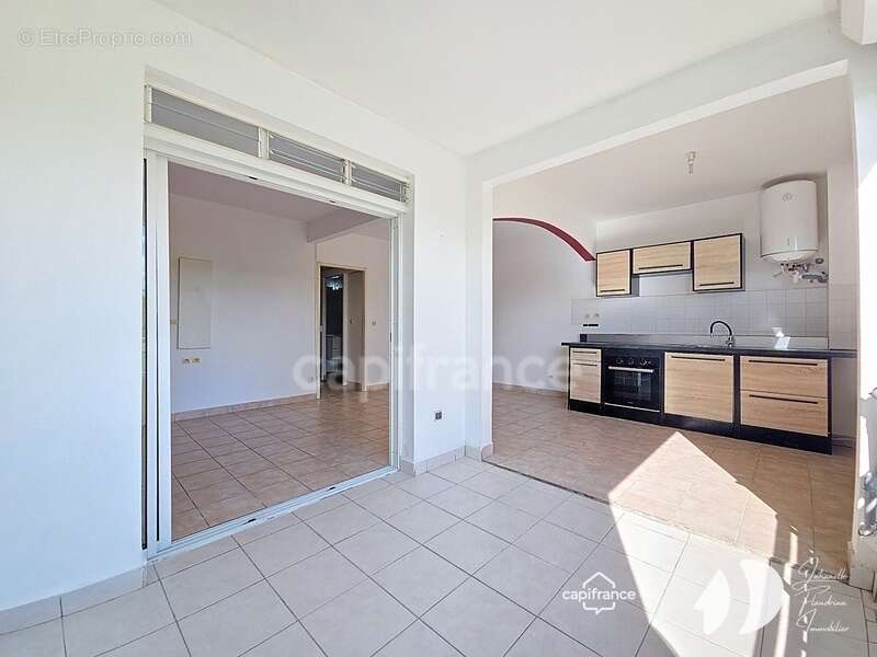 Appartement à BAIE-MAHAULT