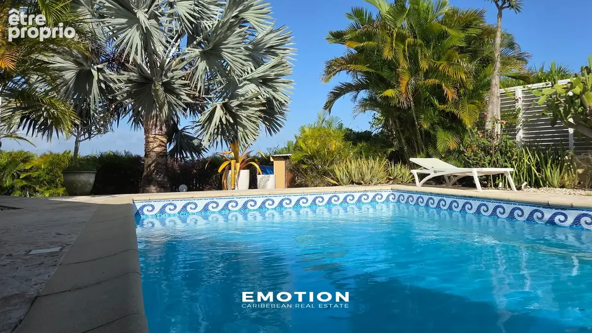 Villa T5 132 m2 + 46 m2 de terrasses extérieures, Piscine, Spa et Petite Vue Mer   Le Gosier (Mare-Gaillard / - photo 10