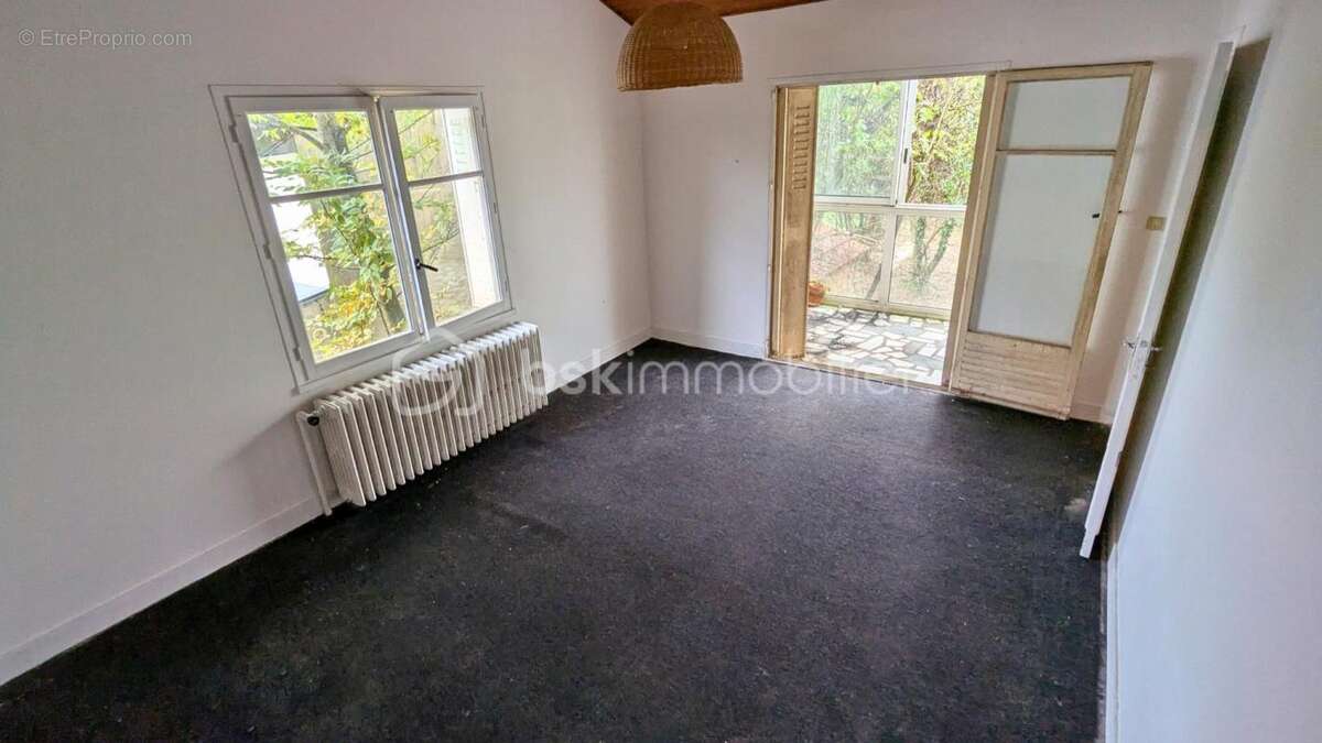 Maison à COMBS-LA-VILLE