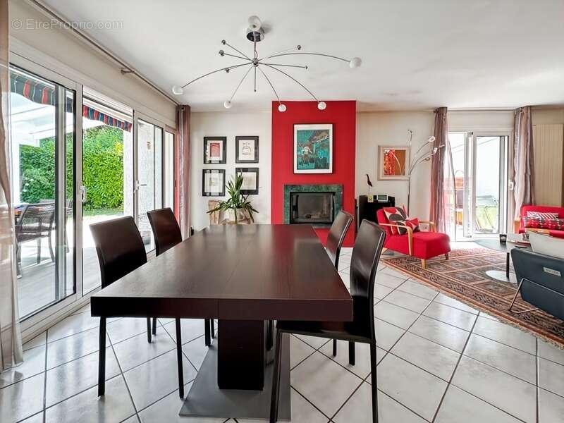 Maison à VERSONNEX