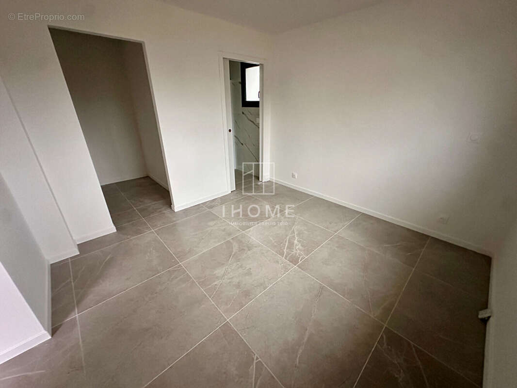 Maison 120 m² à Ecouflant  - photo 4