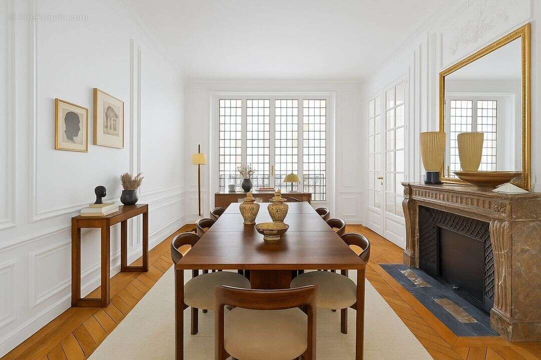 Appartement à PARIS-6E