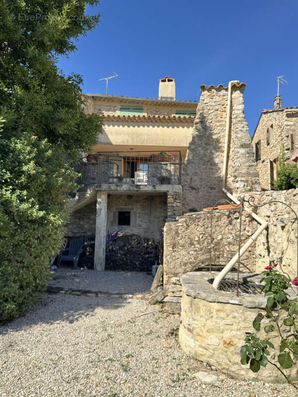 Maison à MONTPEYROUX