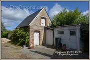 Maison à LA CHAPELLE-D'ANGILLON