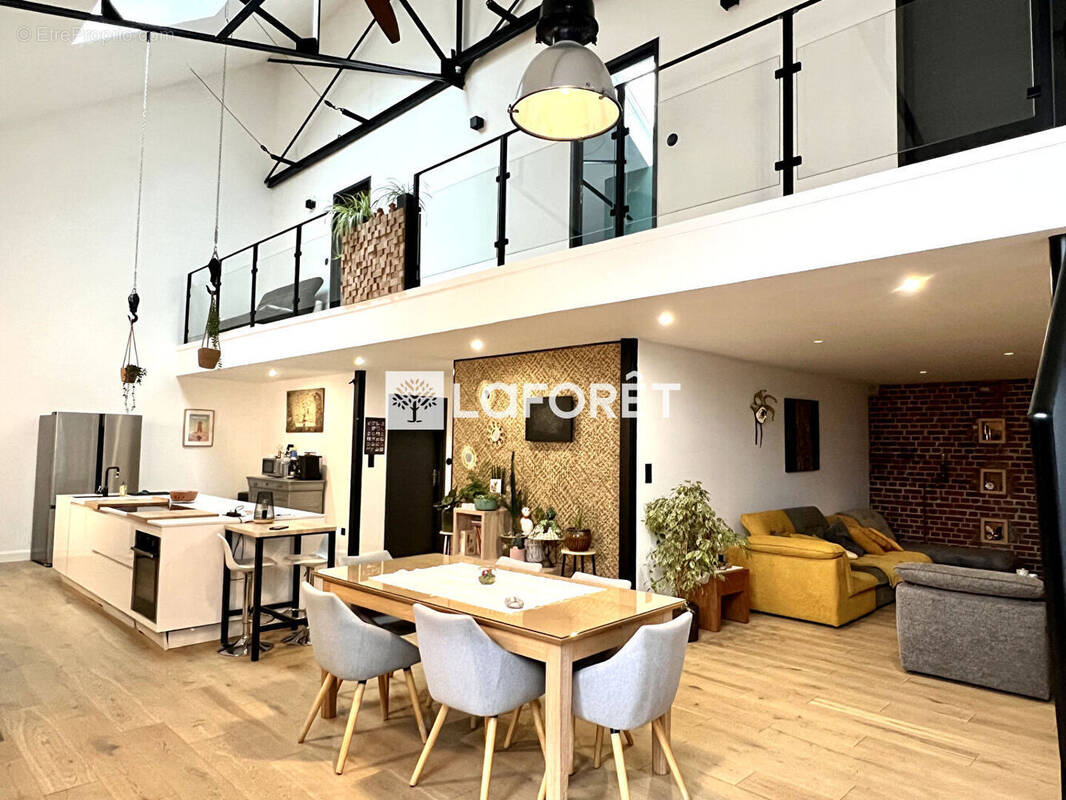 Maison à BOURGHELLES