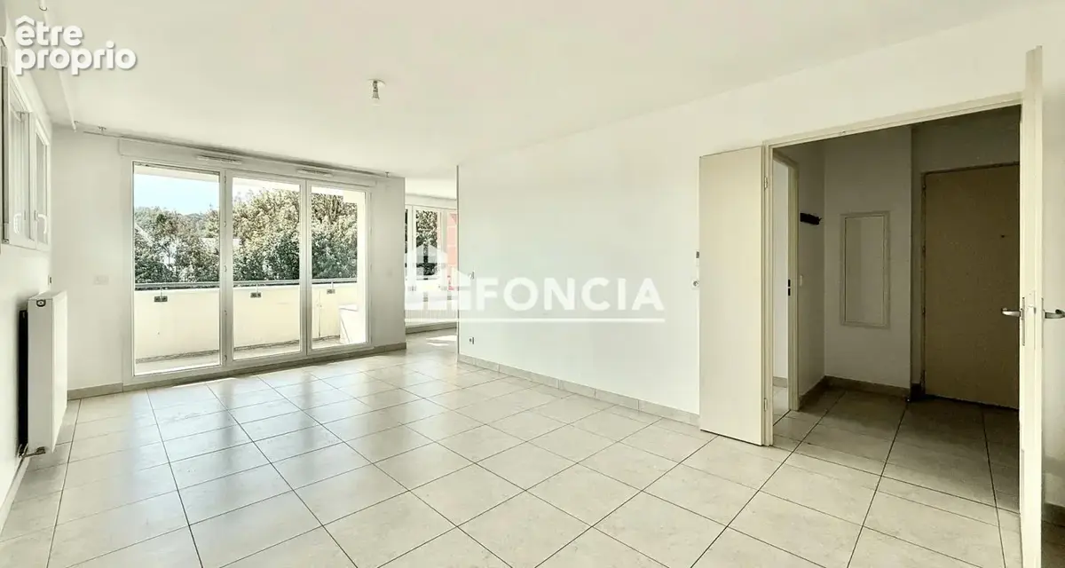 Appartement T3 avec terrasse et garage - photo 2