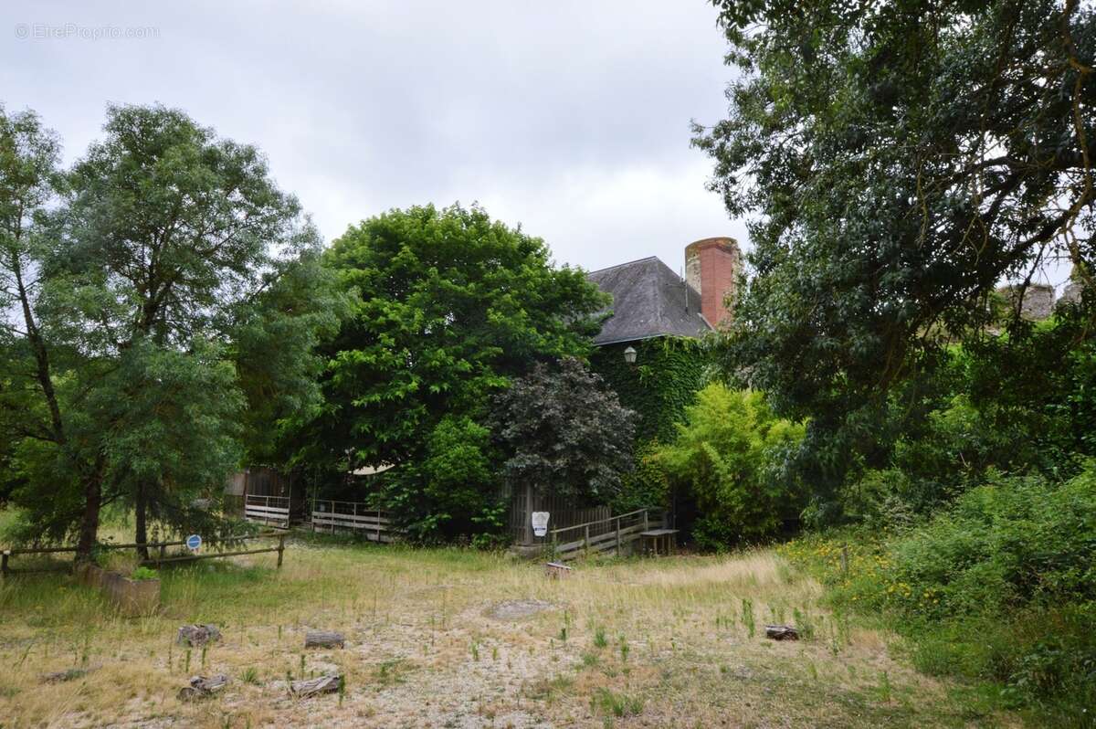 A vendre  belle Batisse a valoriser 7 pièces  Loire Layon Aubance (49) - photo 2