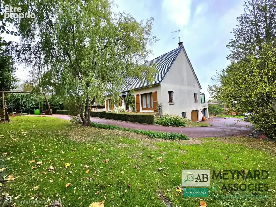 Maison 8 pièces 290 m² · à Saint-Germain-sur-Morin · 290 m² · 499 000 €