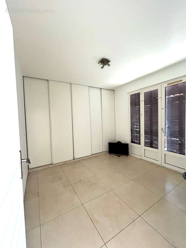 Vente en exclusivite t2 55 m2 avec grenier secteur candia - photo 7