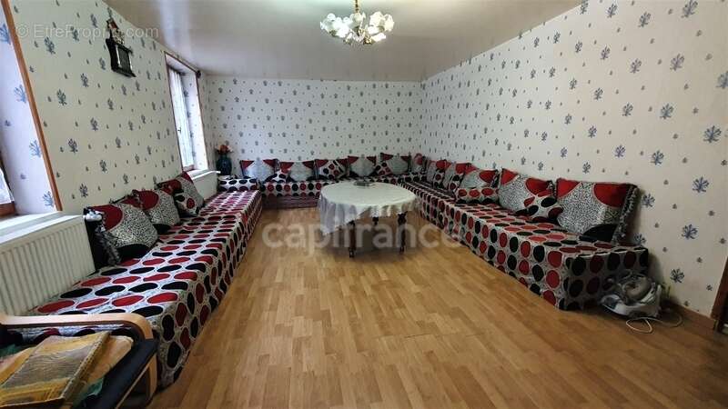 Maison à SAINT-LOUP-SUR-SEMOUSE