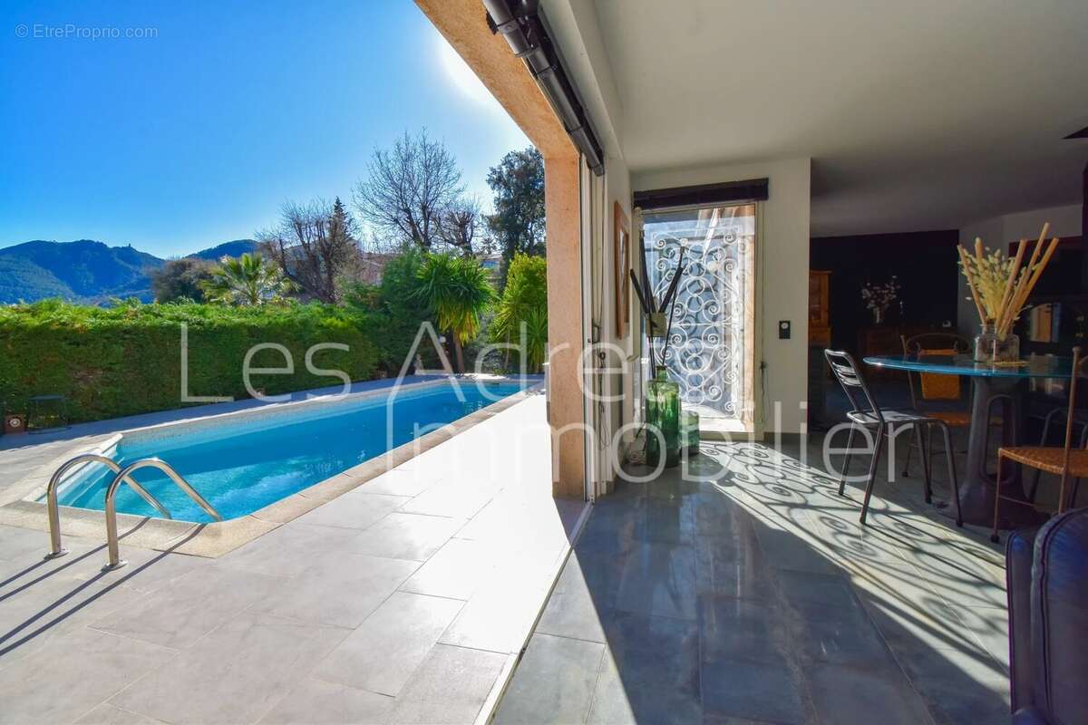 Maison à LES ADRETS-DE-L'ESTEREL