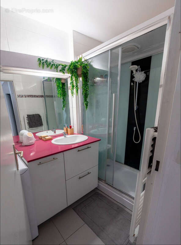 Appartement à PARIS-19E