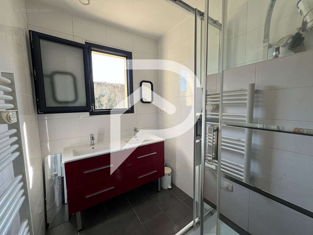 Maison à LE MESNIL-SAINT-DENIS