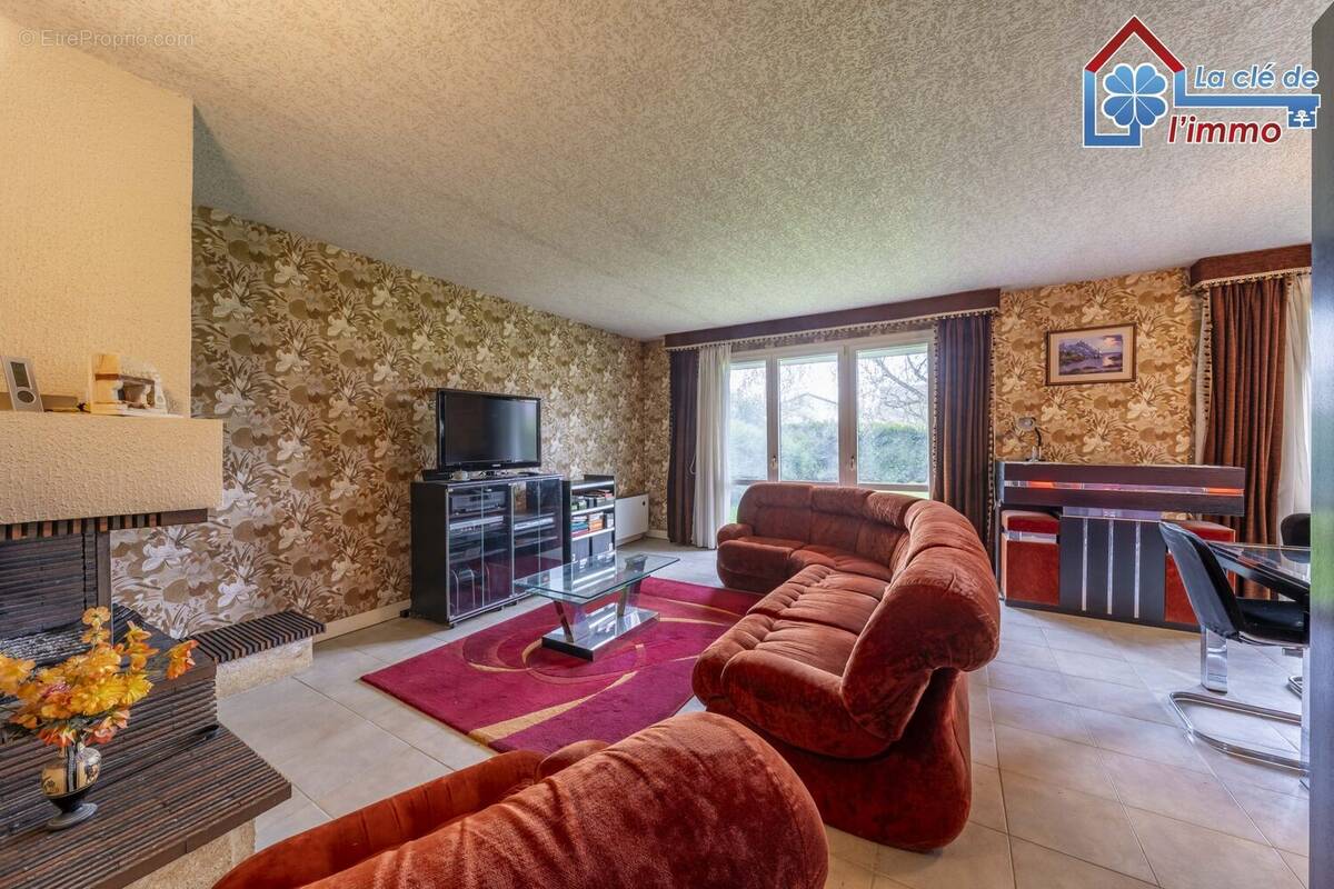 Maison à MOISSY-CRAMAYEL