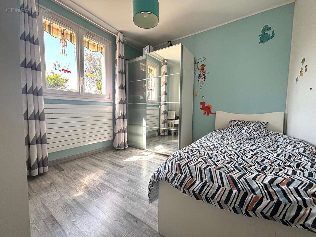 Maison 91 m² à Saint-Germain-Les-Corbeil  - photo 8