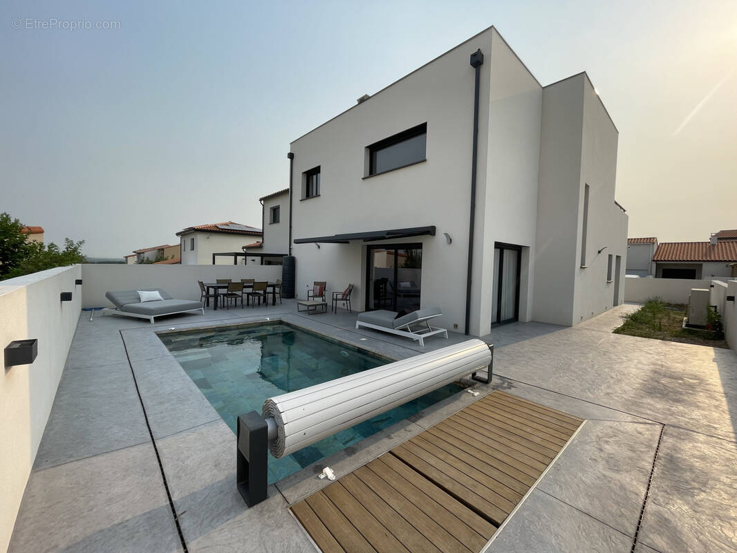 Maison à VILLELONGUE-DELS-MONTS