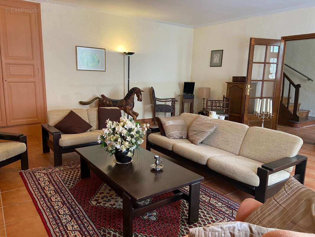 Maison 240 m² à La Berthenoux  - photo 3