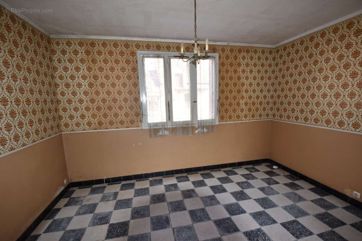 Maison à vendre 5 pièces DIGOIN (71) - photo 5