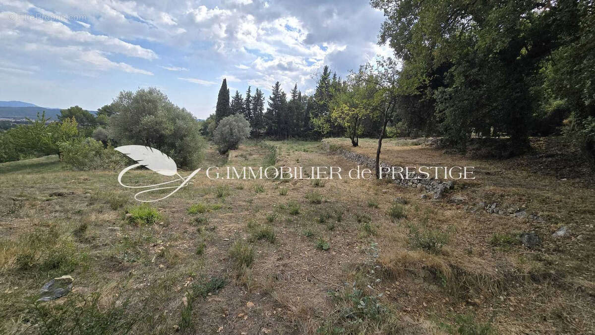 Terrain à FAYENCE