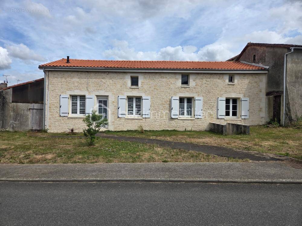 Maison à SCILLE