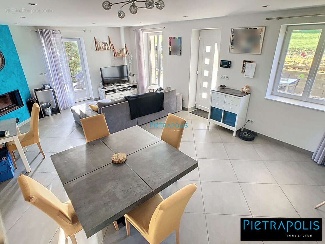 Maison à SAINT-GEORGES-DE-RENEINS