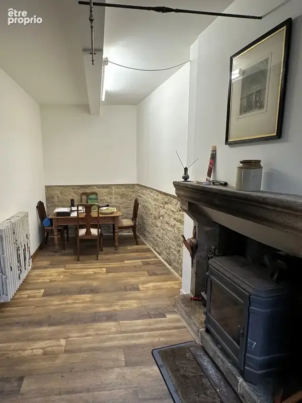 Maison en pierres en centre ville - photo 9