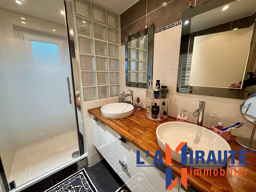 Maison à SARTROUVILLE