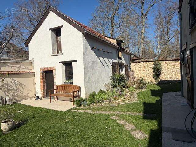 Maison à DAMERY