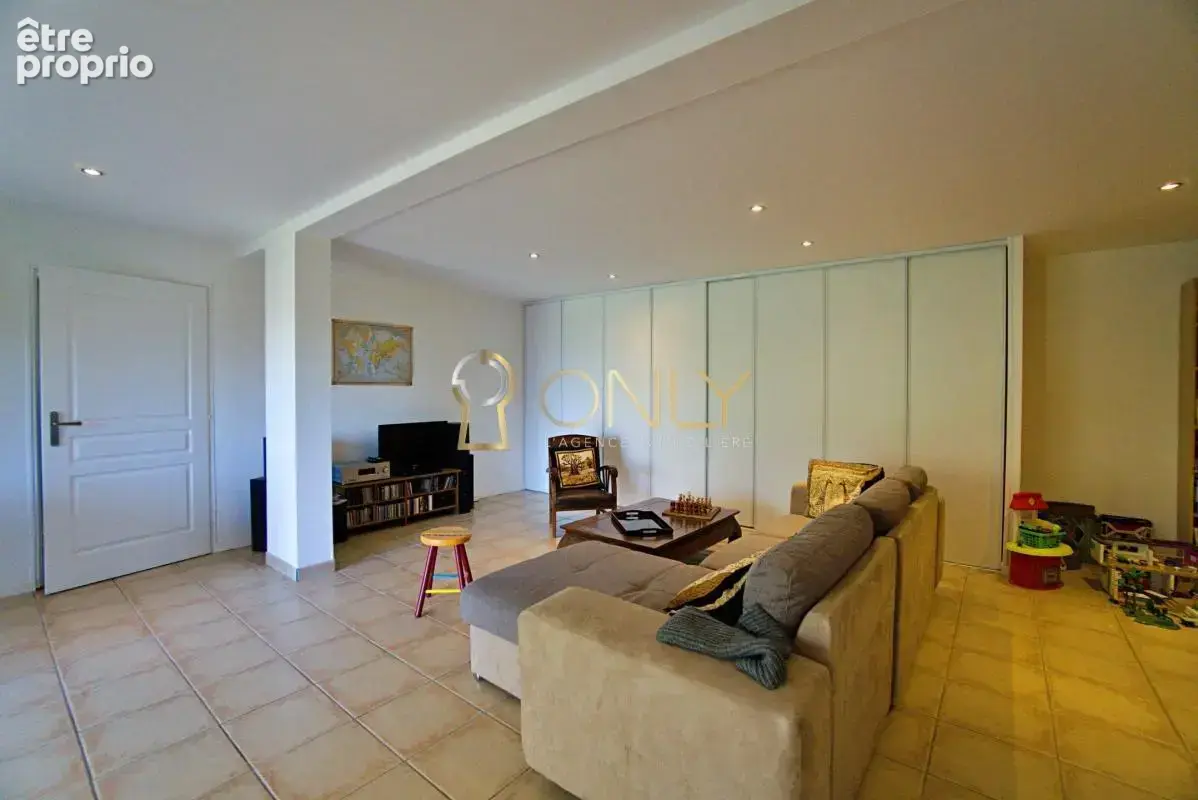Parcieux - Maison individuelle - 184 m² habitables - 4 chambres - photo 7