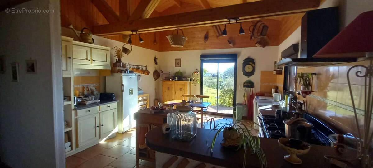 Maison à LABATUT-RIVIERE
