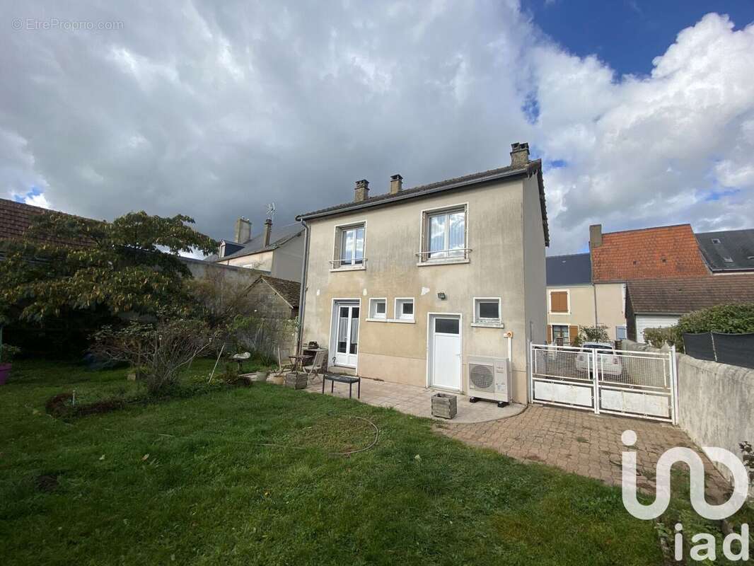 Photo 2 - Maison à MONTFORT-LE-GESNOIS