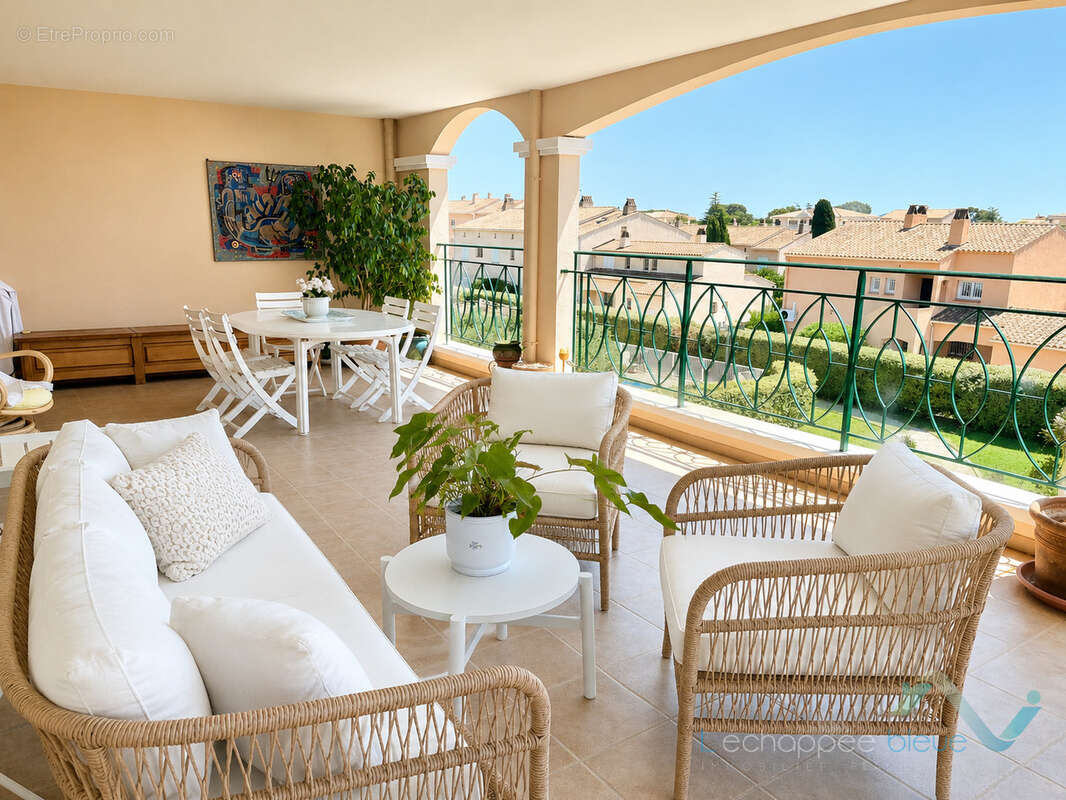Appartement à CARQUEIRANNE