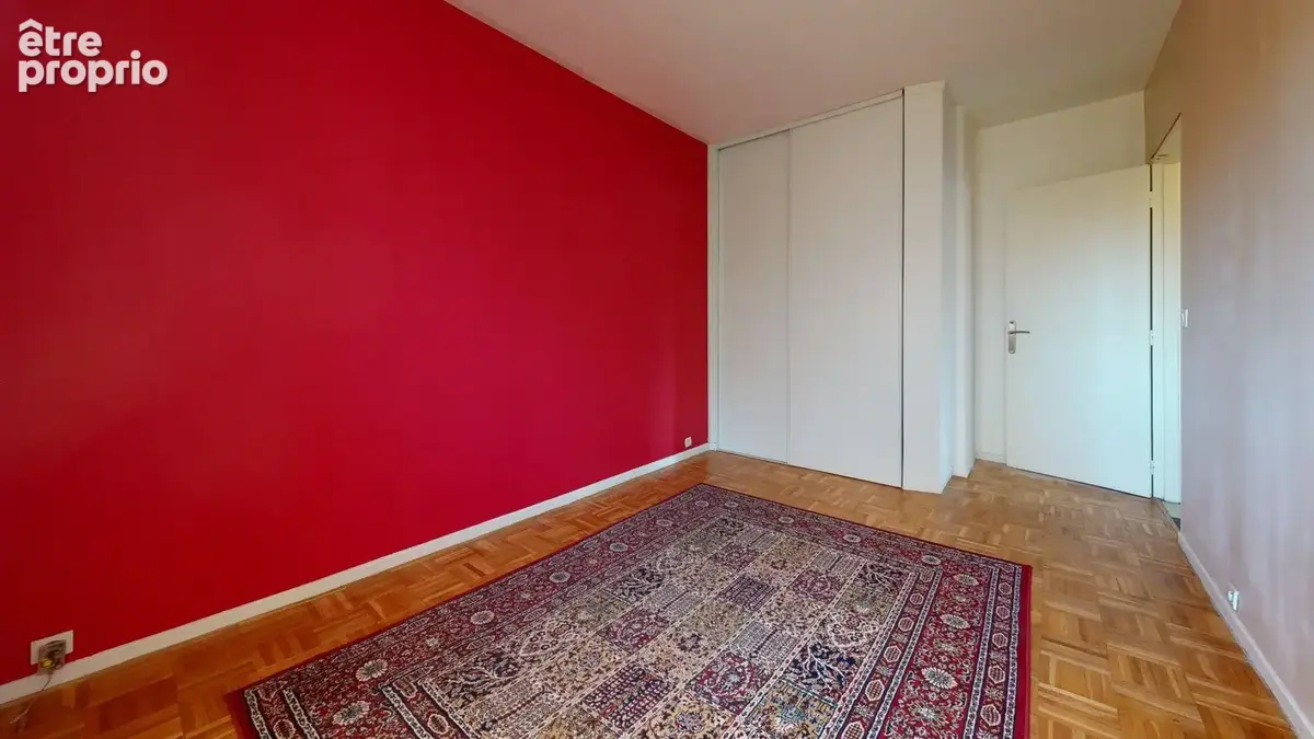 A 700 m du RER SEVRAN-LIVRY et futur Métro, Appartement F5 - photo 11