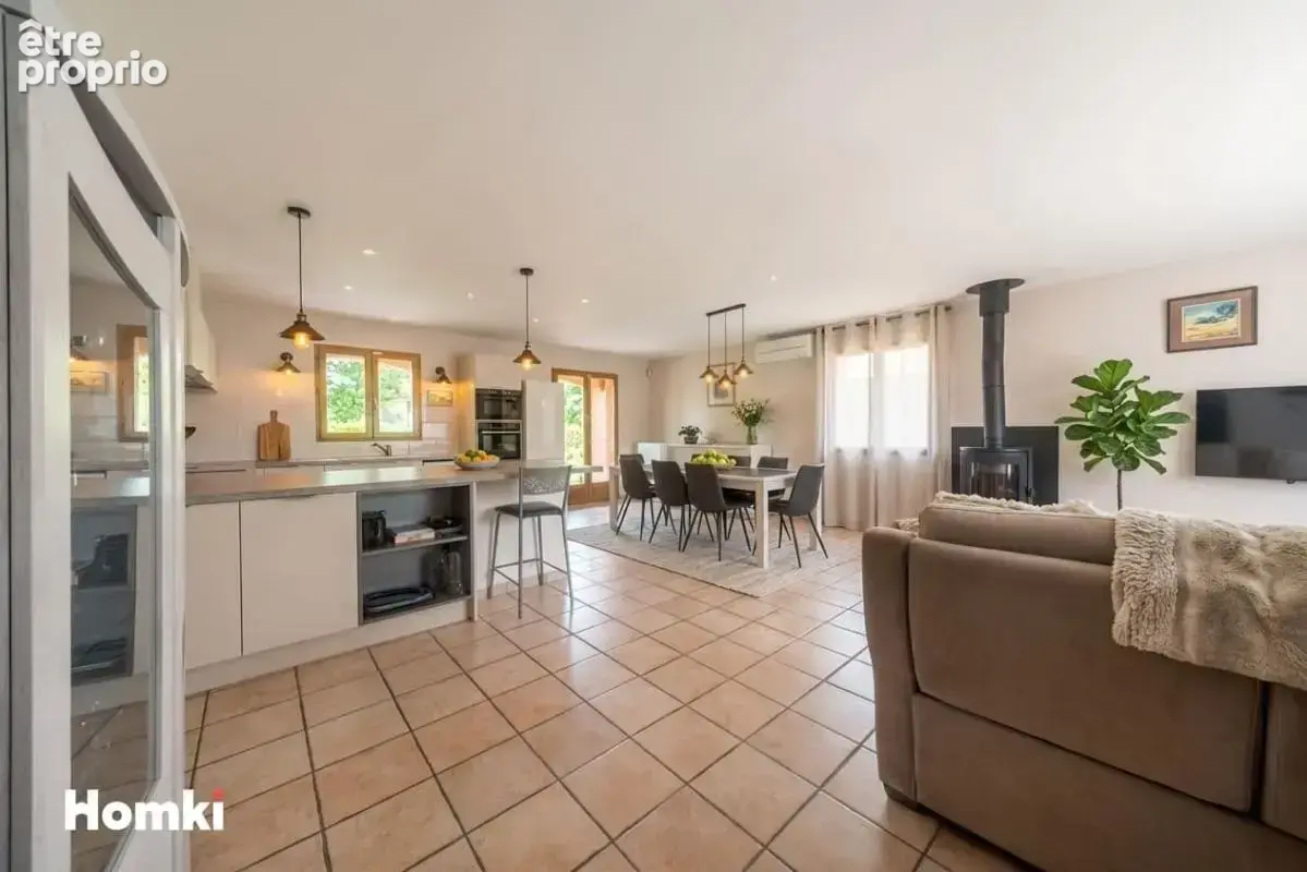 Magnifique Villa de Plain-Pied à Mézériat – 137 m² – Classe Énergétique B - photo 4