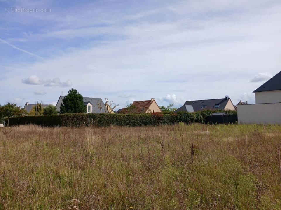Terrain à CAGNY