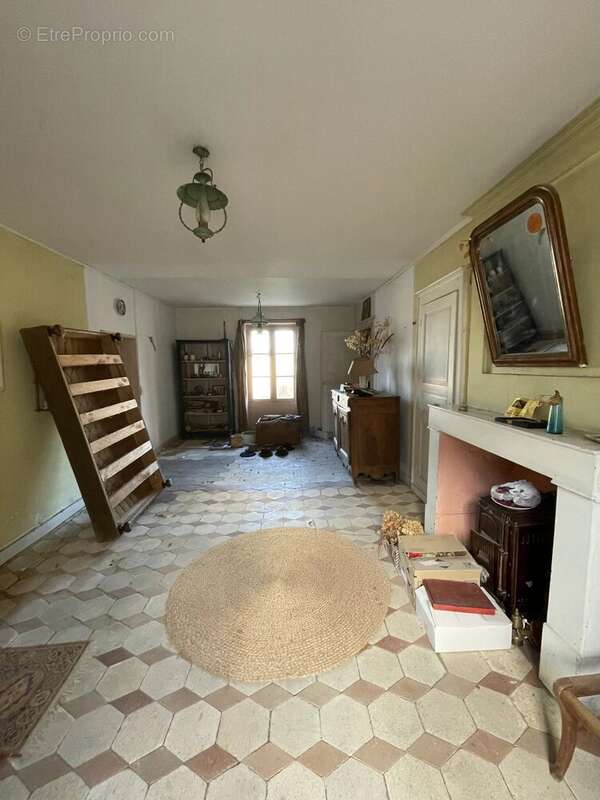 Appartement à SAVIGNE-SUR-LATHAN