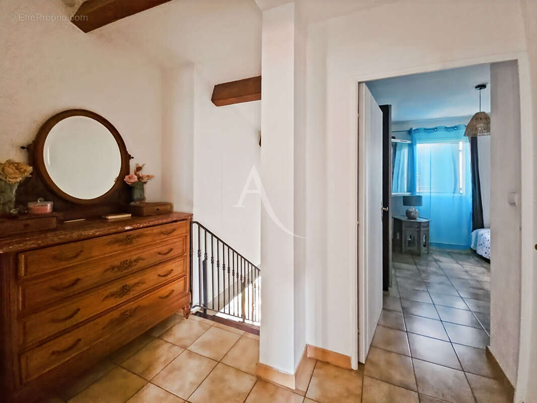 Villa appartement LE PRADET   5 pièce(s)   115 m2 - photo 9