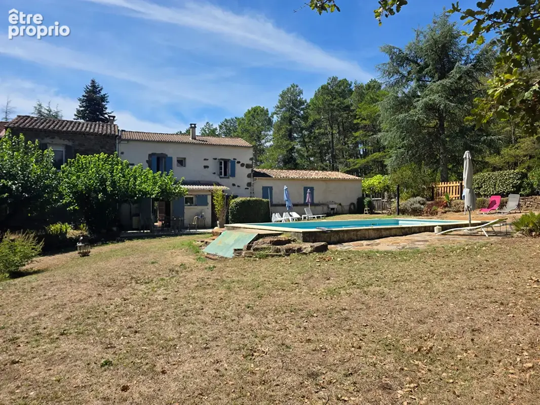 Mas en pierres avec terrain de 2000 m² et piscine - photo 2
