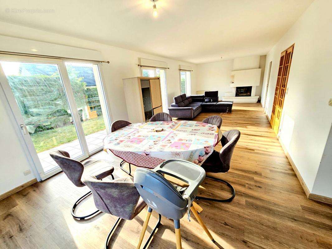 Gaillon centre ville, au calme - Maison de 128 m2 - 4 chambres sur sous-sol total  - Terrain plat de 700 m2 - Prix : 299.000 - photo 5