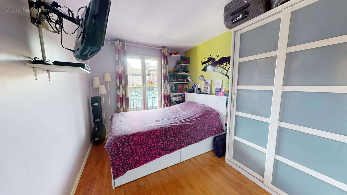 Appartement à VILLENEUVE-LA-GARENNE