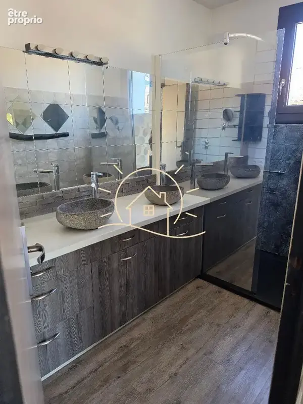 Maison familiale avec piscine et terrain constructible - photo 12
