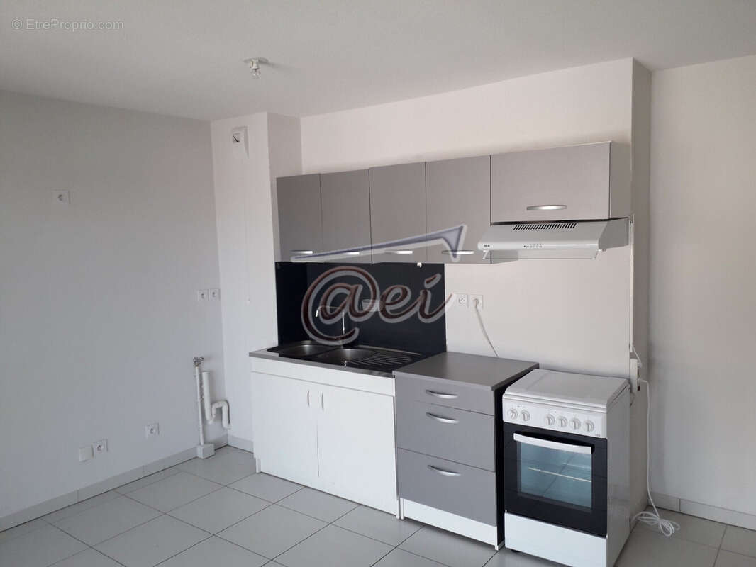 Appartement 53 m² à Saint-Maximin-La-Sainte-Baume  - photo 6