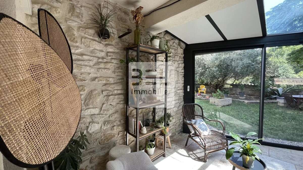 Maison à SUZE-LA-ROUSSE