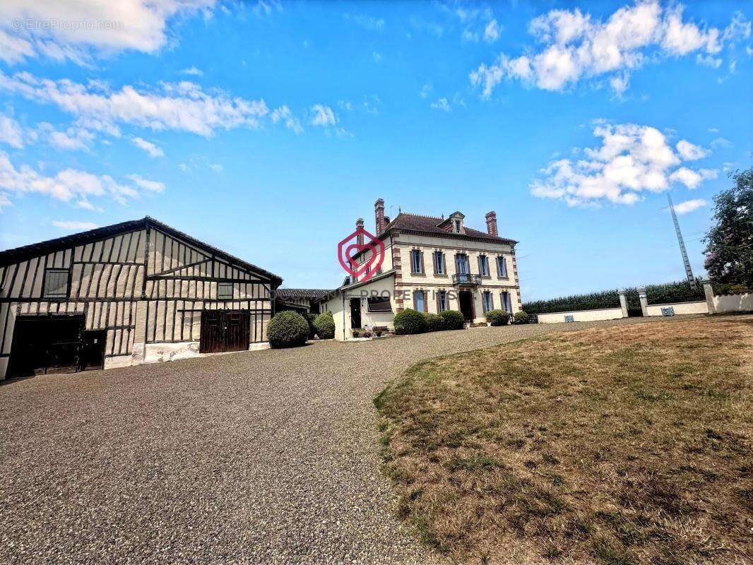 Propriété de luxe avec 14 chambres et piscine  au cœur d'Armagnac - photo 3