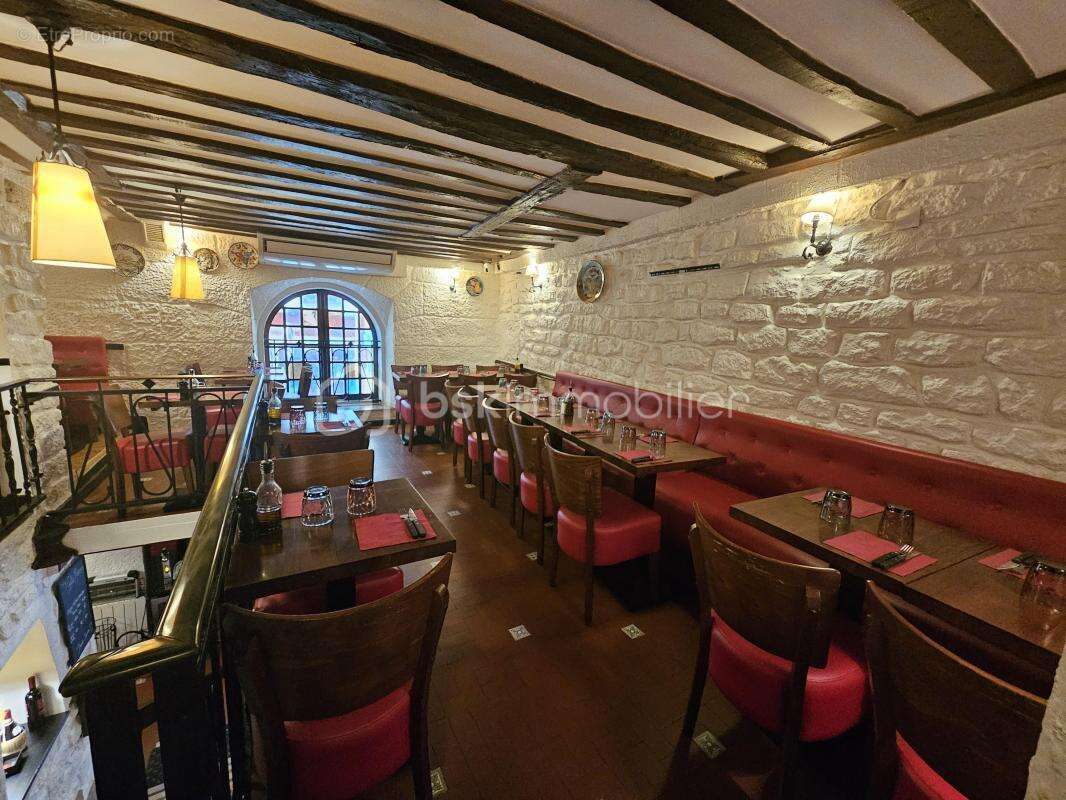 Commerce à PARIS-9E