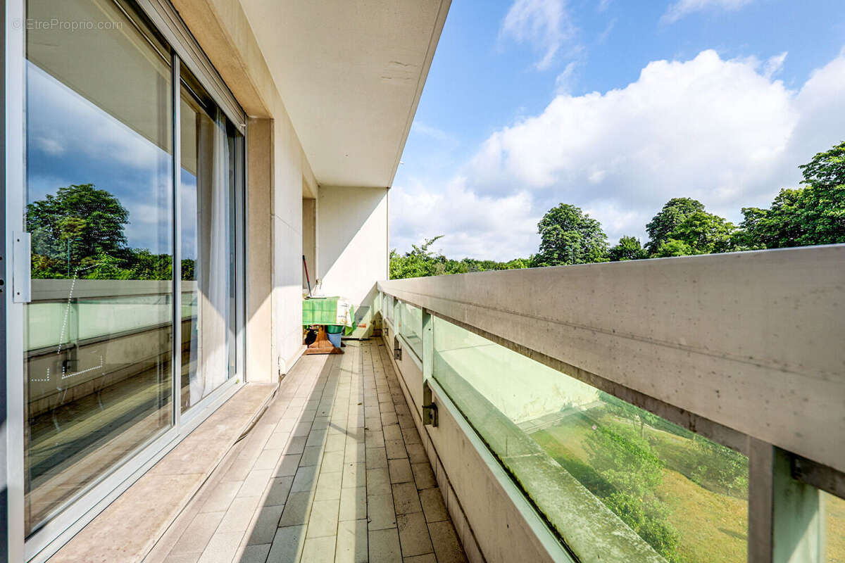 Appartement à CHARENTON-LE-PONT